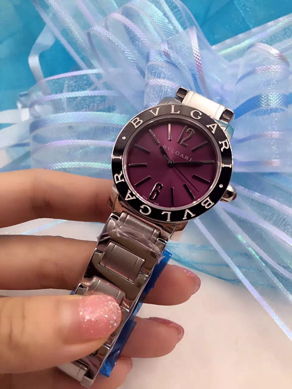 ブルガリ時計正面デザイン